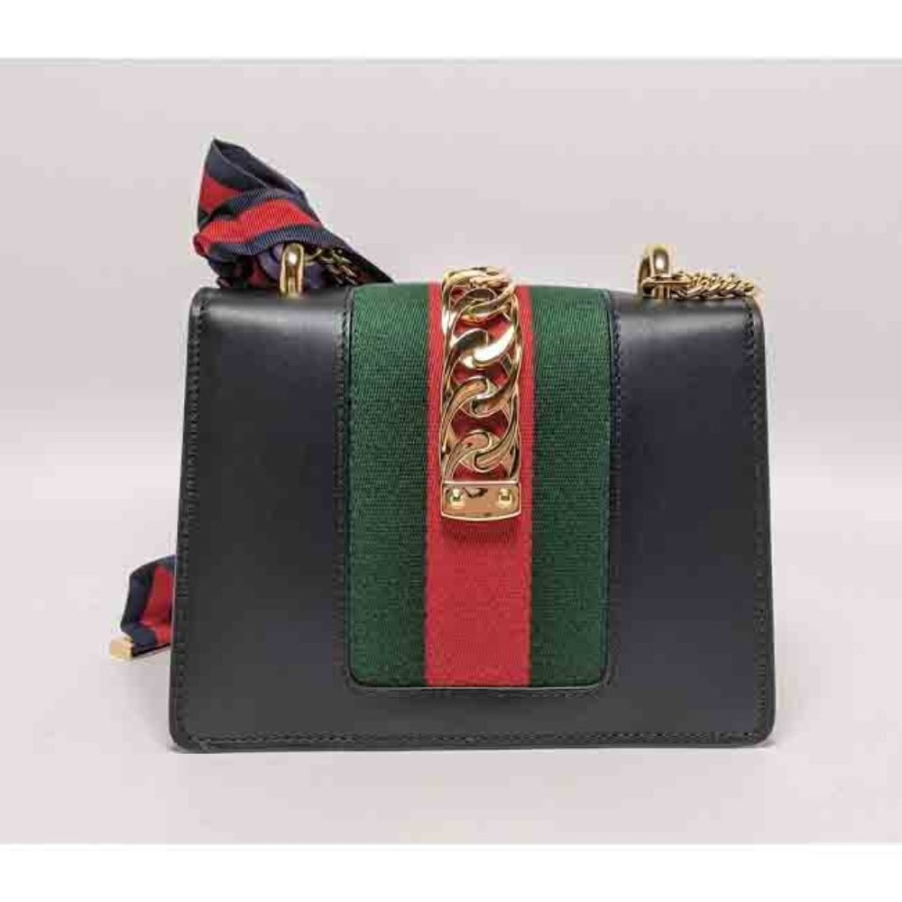 SOLD Gucci Black Mini Sylvie Crossbody Bag - Picture 2 of 6